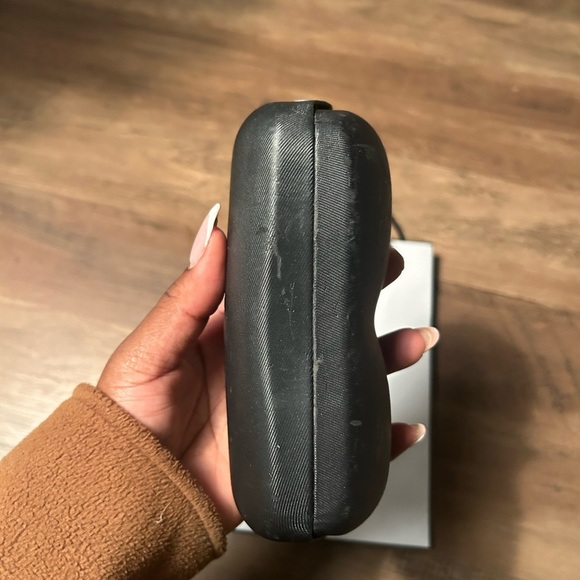 Vintage Chanel sunglasses case - Picture 5 of 10